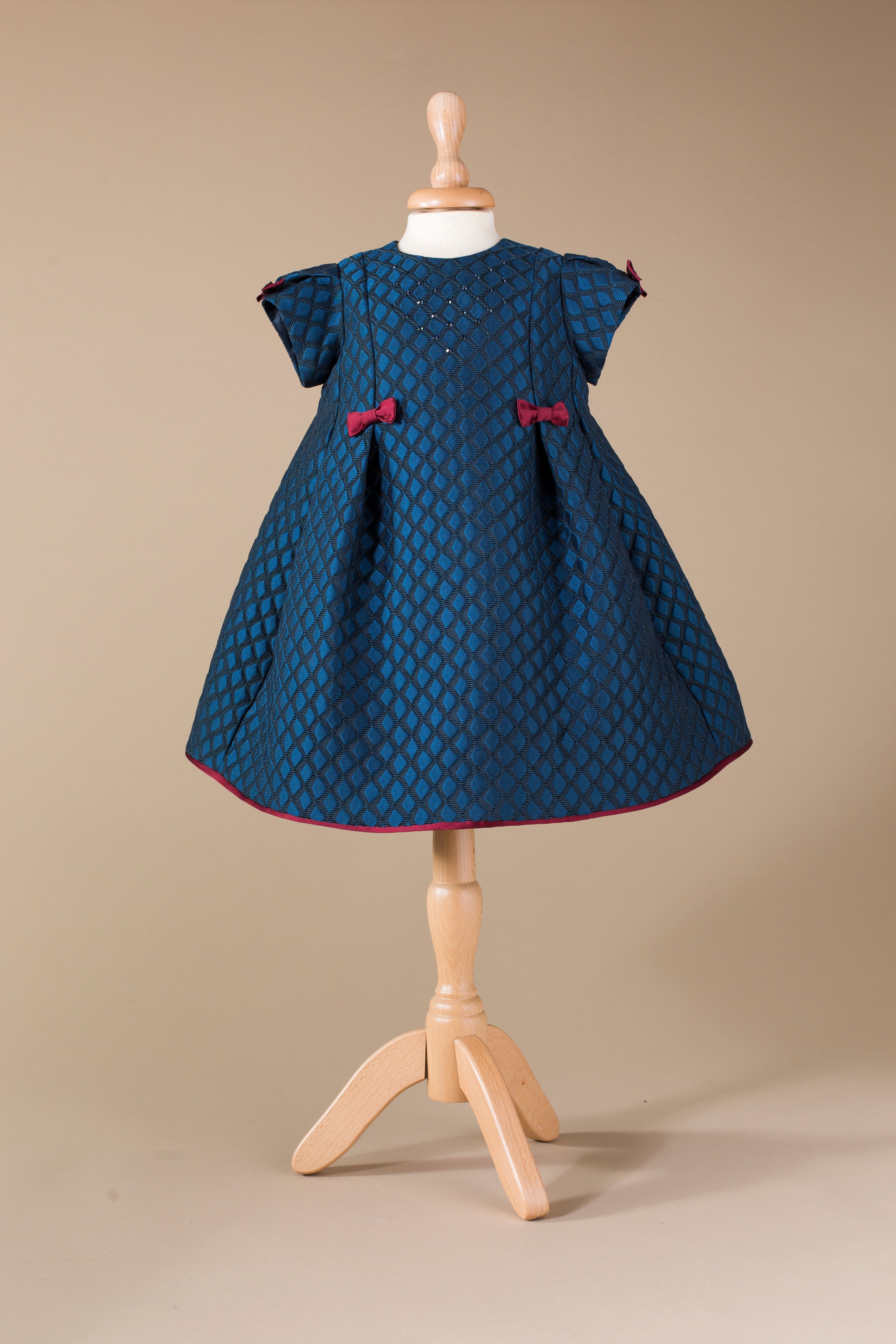 ABITO IN BROCCATO