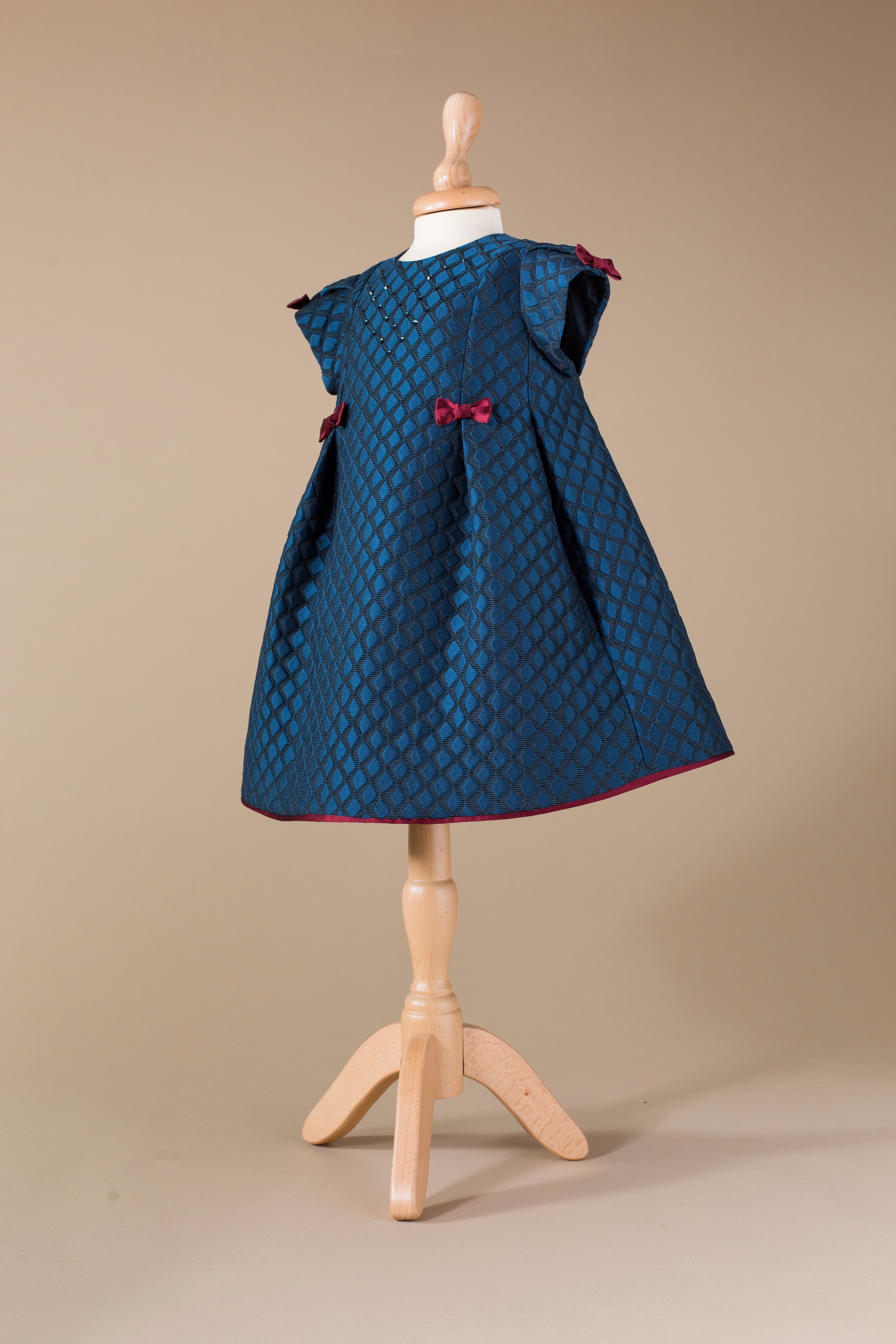 ABITO IN BROCCATO