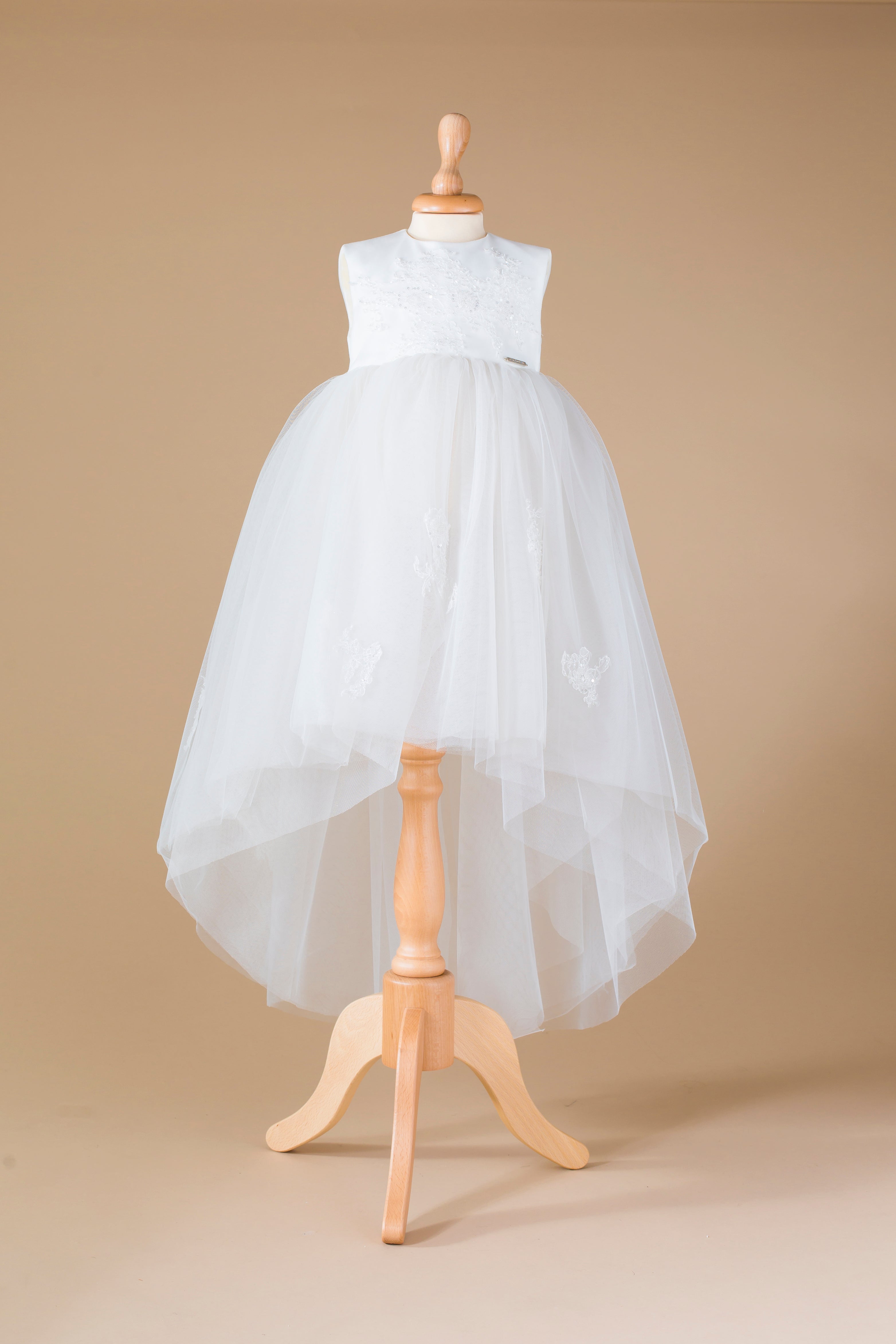 ABITO IN TULLE E RICAMO CON PAILLETTES RICAMATE