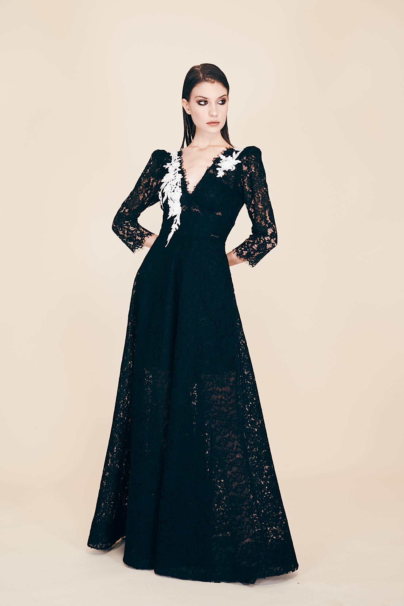 LONG LACE DRESS WITH EMBROIDERY