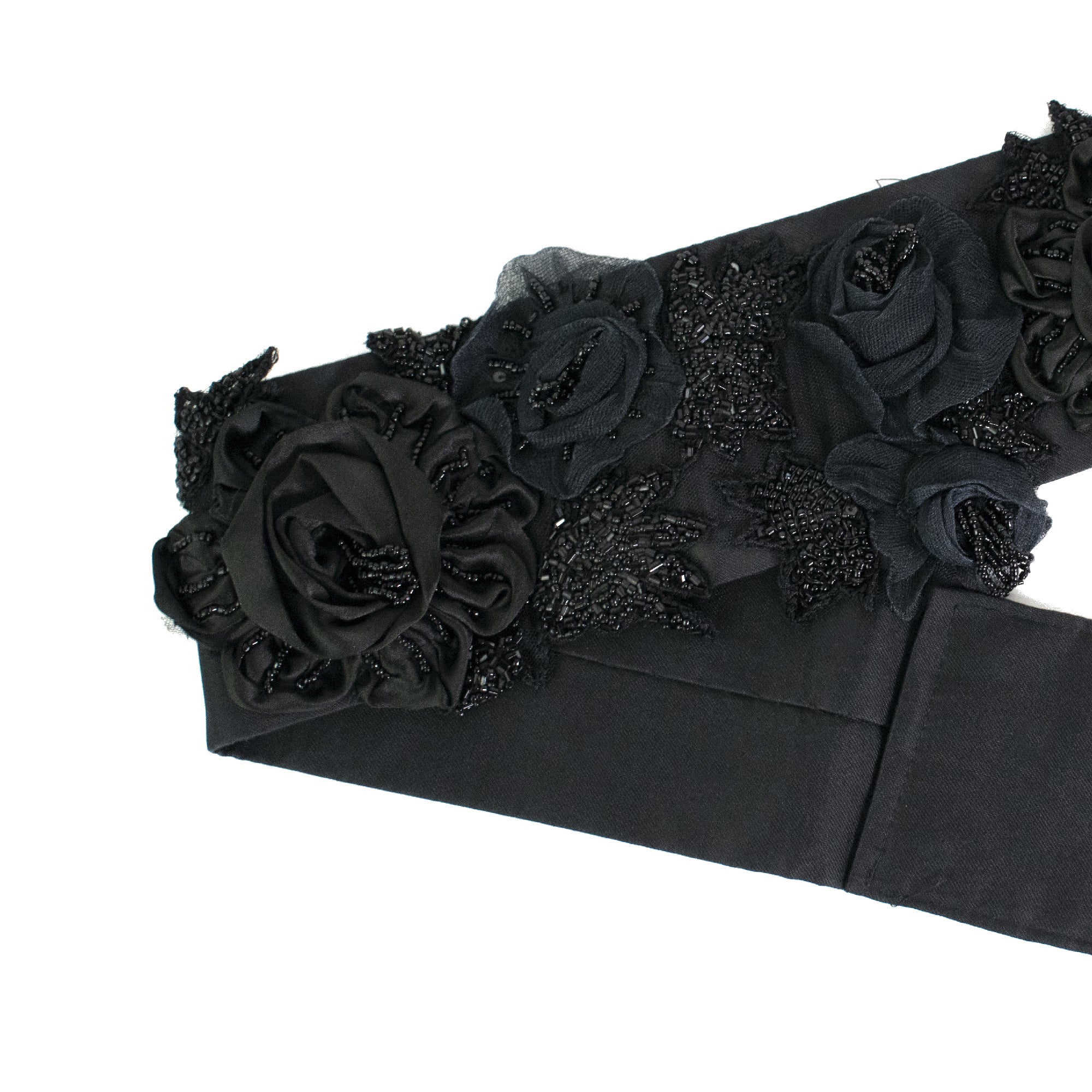 Maxi black belt with three-dimensional flowers